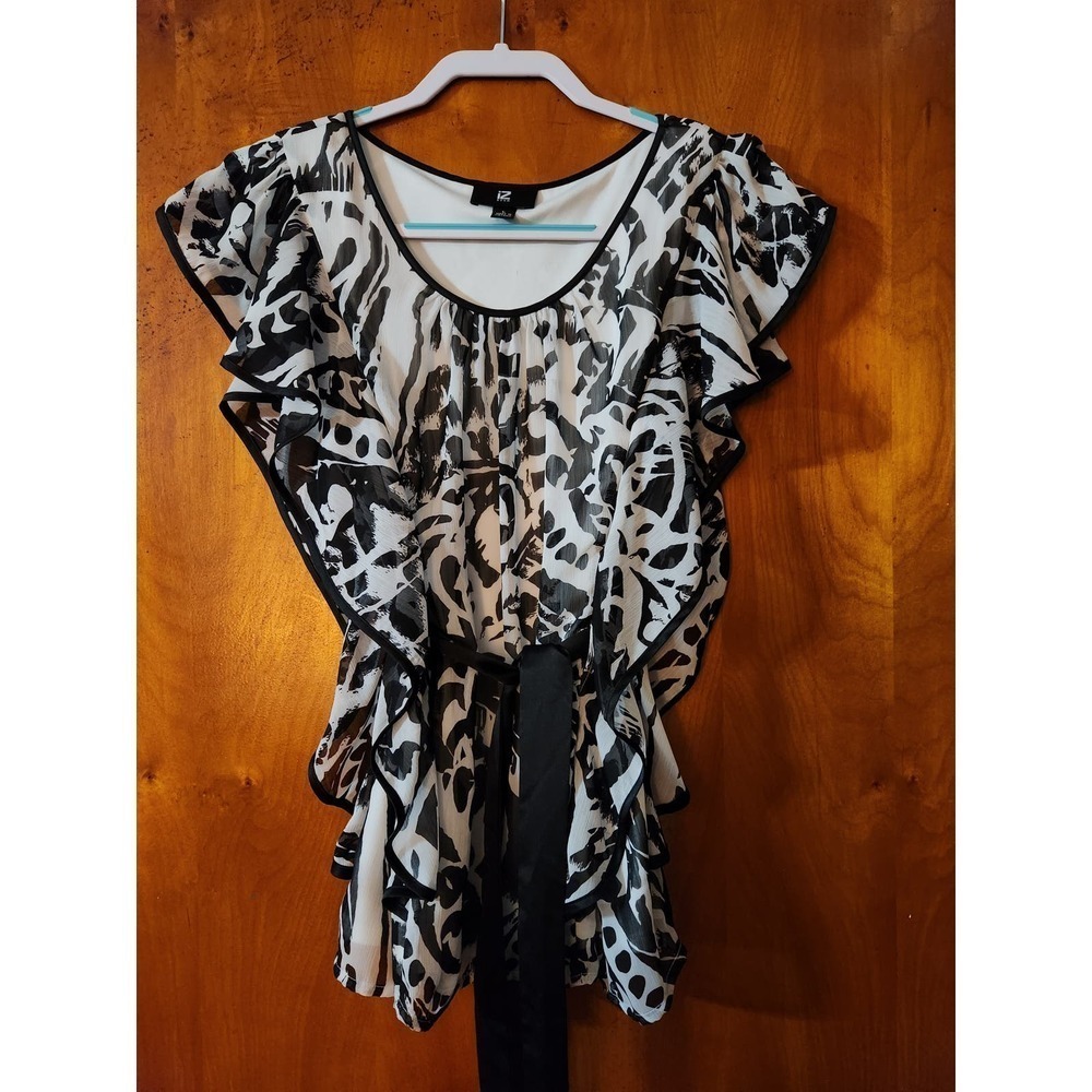 Black and White Short Sleeved Blouse